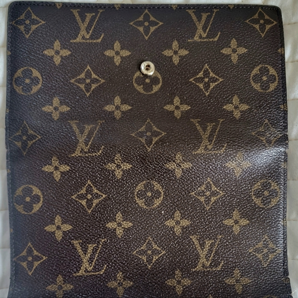 LV Wallet - Picture 2 of 5